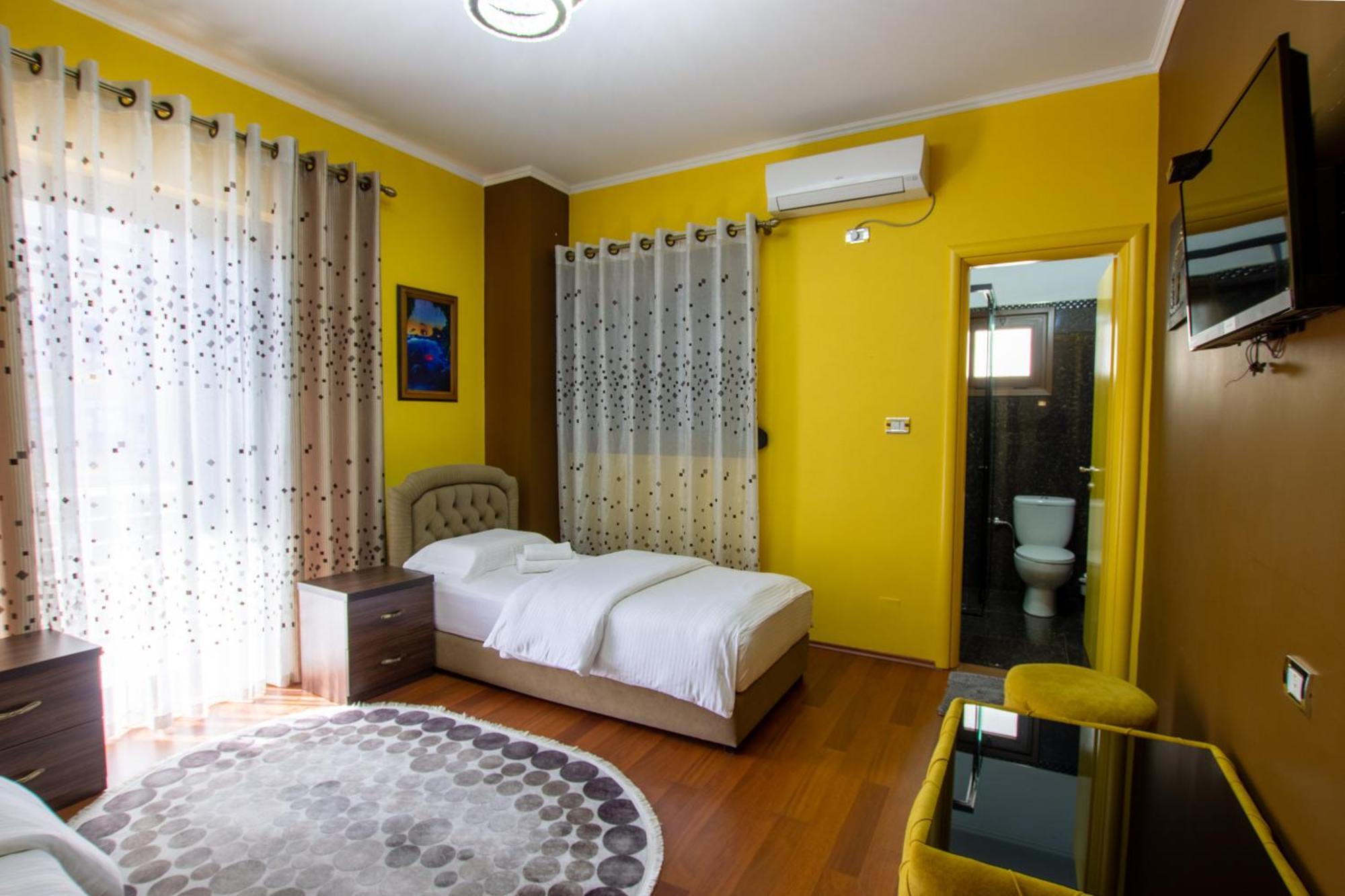 Bora Hotel Gjirokaster Exterior photo